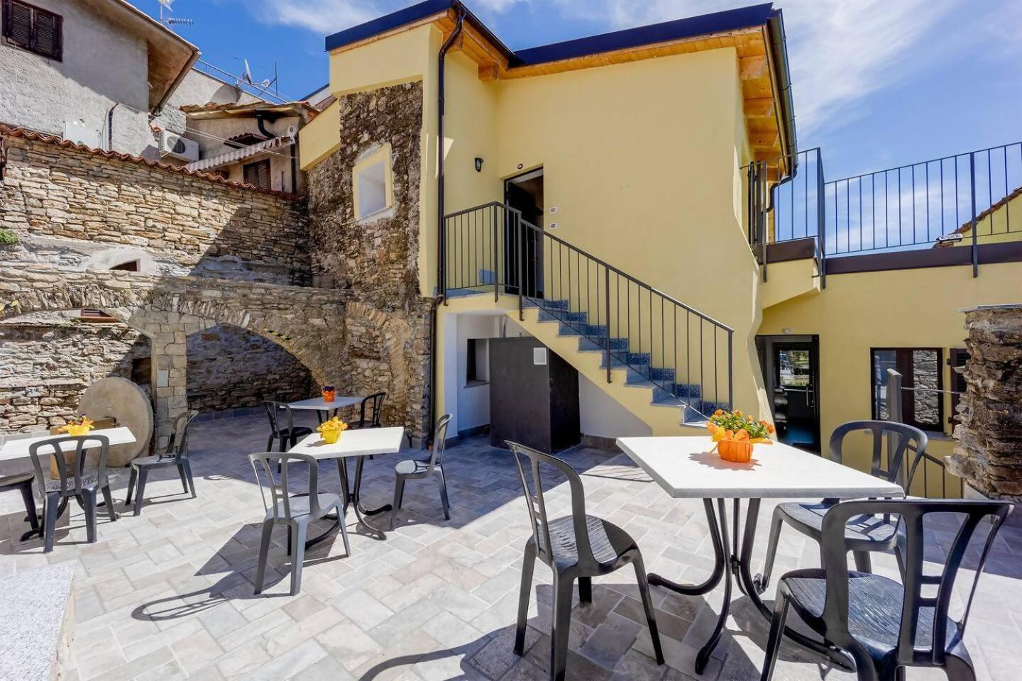 Appartamento Alba Dachi Farm Marina dʼMarina dʼAndora Exterior foto
