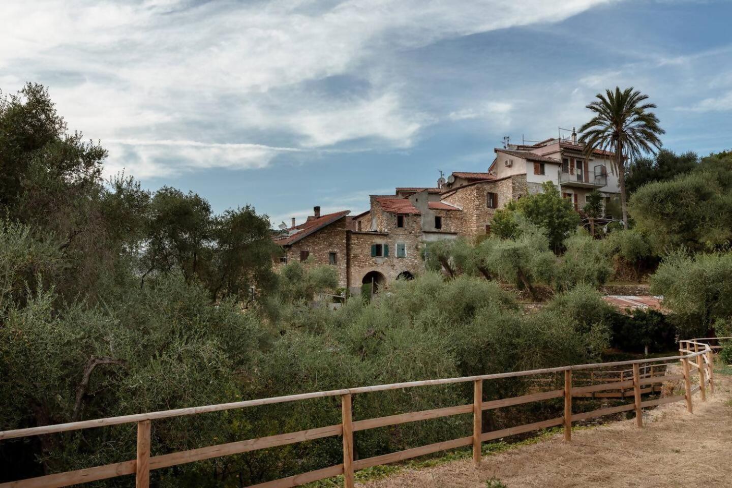 Appartamento Alba Dachi Farm Marina dʼMarina dʼAndora Exterior foto